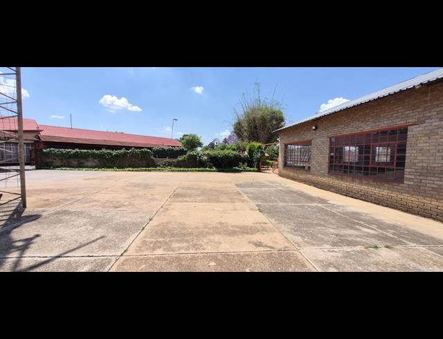 45M² WAREHOUSE TO LET IN DENNYDALE